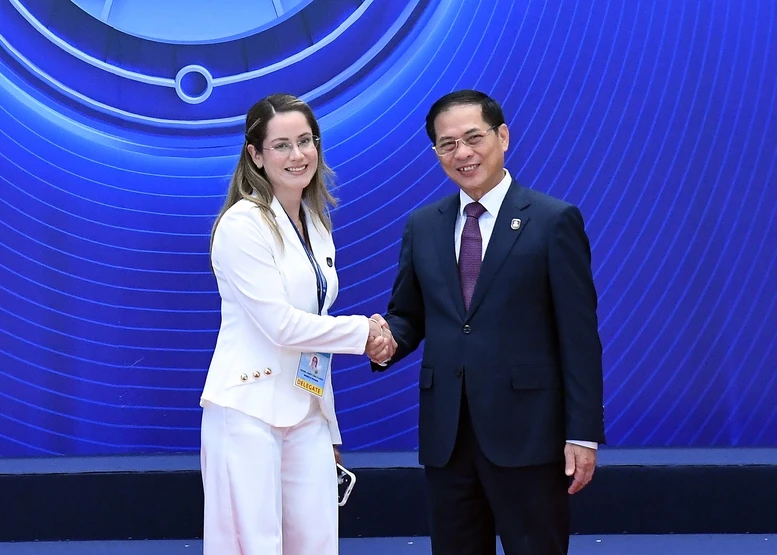 CẬP NHẬT: Bắt đầu phiên khai mạc Lễ mở ký Công ước Hà Nội- Ảnh 9. CẬP NHẬT: Bắt đầu phiên khai mạc Lễ mở ký Công ước Hà Nội- Ảnh 9.