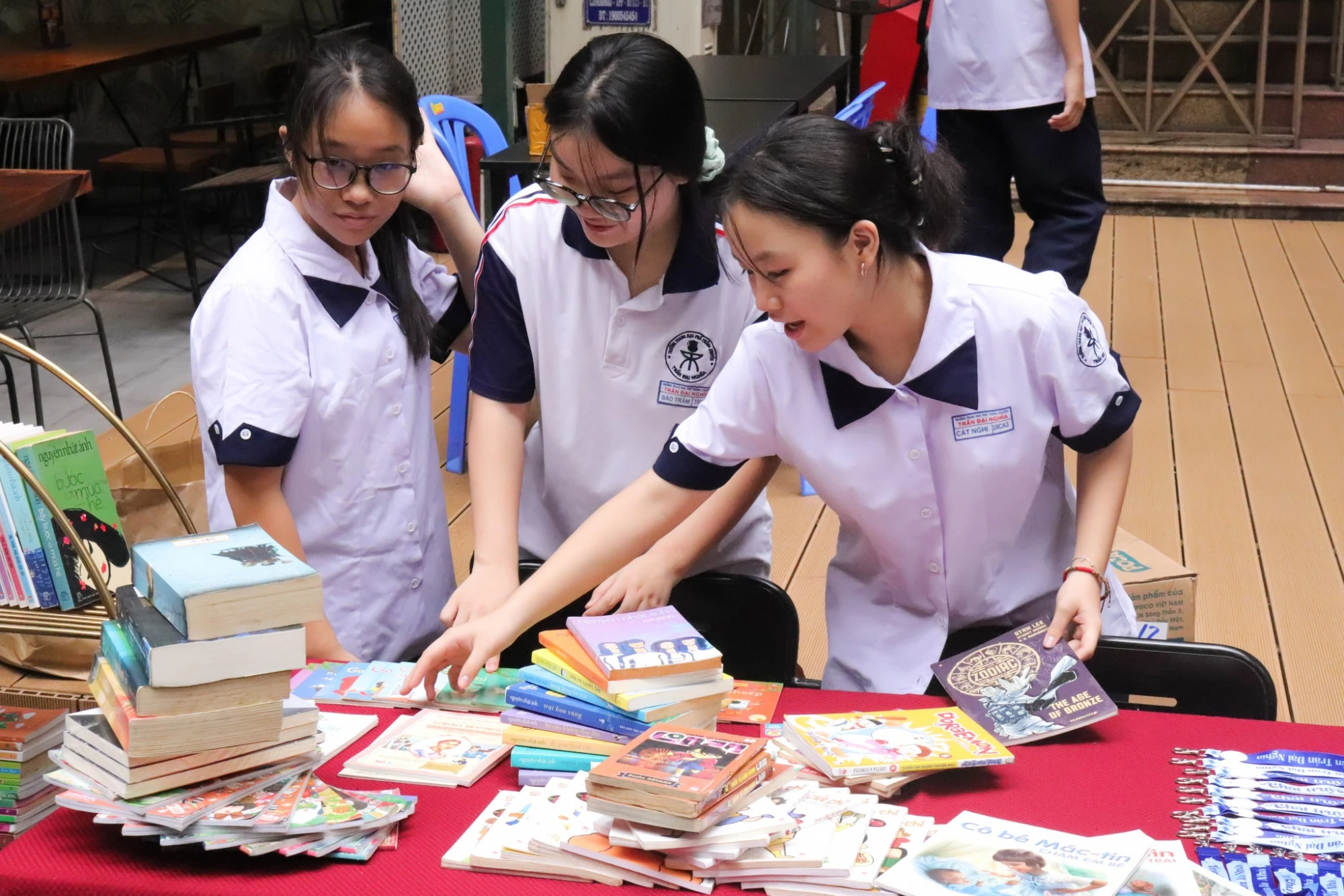 Giữ không gian Đường sách là bảo vệ vùng lõi di sản Các chuyên gia cho rằng không nên để hoạt động hàng hóa thương mại làm ảnh hưởng đến không gian văn hóa đọc, đặc biệt là khu vực sân chơi cho trẻ nhỏ - Ảnh: Đường sách TPHCM