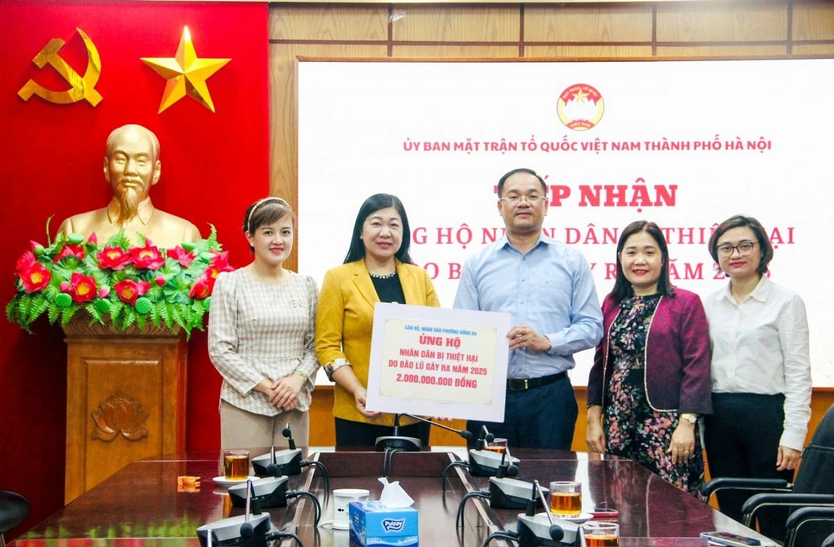 Nhân dân phường Đống Đa ủng hộ đồng bào vùng bão lụt hơn 2 tỷ đồng Nhân dân phường Đống Đa ủng hộ đồng bào vùng bão lụt hơn 2 tỷ đồng