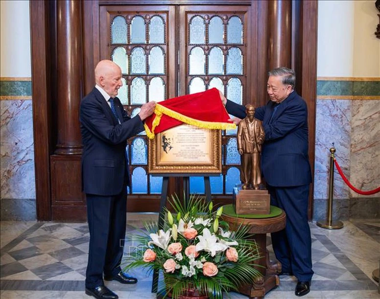 Tổng Bí thư Tô Lâm thăm nơi Bác Hồ từng ở tại Bulgaria- Ảnh 2. Tổng Bí thư Tô Lâm thăm nơi Bác Hồ từng ở tại Bulgaria- Ảnh 2.