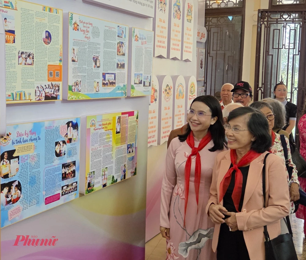Triển lãm dấu ấn 50 năm nền văn học - nghệ thuật thiếu nhi TPHCM Nguyên Chủ tịch HĐND TPHCM Phạm Phương Thảo