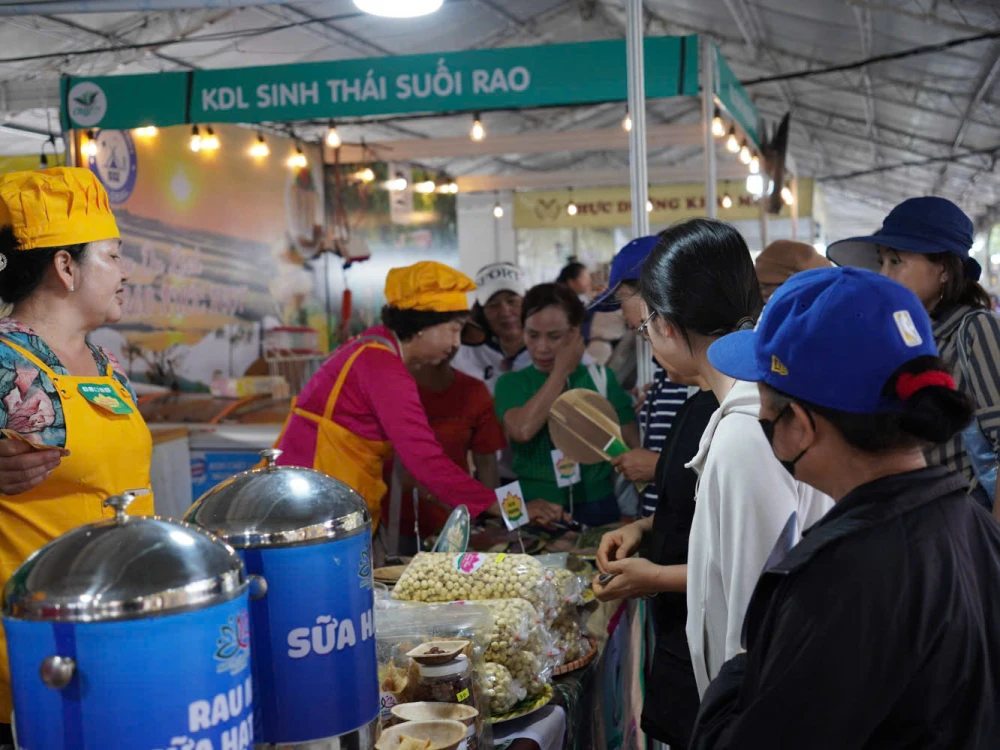 Bên cảnh không gian ẩm thực, lễ hội ẩm thực chay còn có nhiều hoạt động tương tác với khách hàng như Ngày hội tái chế rác thải, Phiên chợ thương mại điện tử Mega Livestream, Chuỗi Workshop - tọa đàm về ẩm thực chay, cùng các chương trình quãng diễn ẩm thực, nghệ thuật...