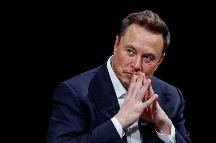 Elon Musk cho rằng một ngày nào đó con người có thể "tải ký ức của mình lên máy tính”, sau đó "tải chúng xuống một cơ thể mới hoặc một cơ thể robot". (Ảnh: Reuters)