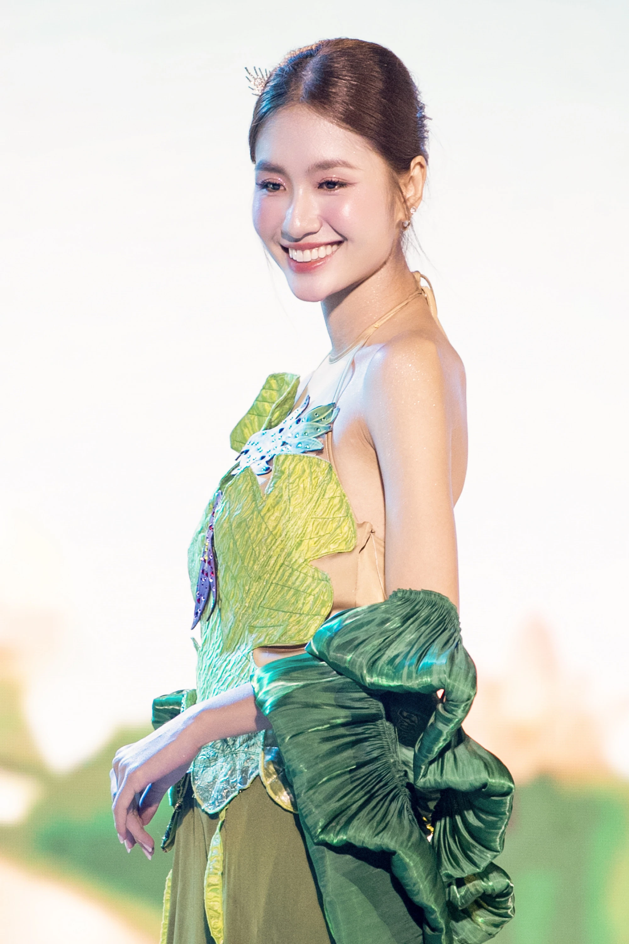 Theo Thanh Hà, rào cản lớn nhất trong việc lan tỏa lối sống xanh và ăn chay không nằm ở việc thiếu thực phẩm hay ít người quan tâm, mà ở nhận thức và thói quen tiêu dùng. Cô cho rằng cần bắt đầu từ việc truyền cảm hứng cho thế hệ trẻ, để các em hiểu rằng mỗi bữa ăn chay đều góp phần bảo vệ môi trường và sự sống. 