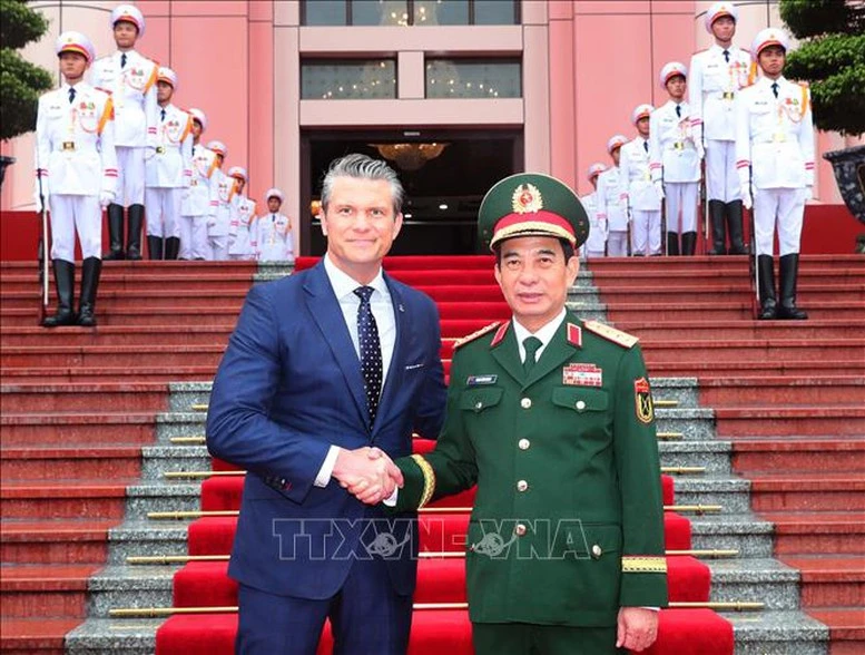 Hoa Kỳ ủng hộ một nước Việt Nam hòa bình, thịnh vượng- Ảnh 1. Hoa Kỳ ủng hộ một nước Việt Nam hòa bình, thịnh vượng- Ảnh 1.