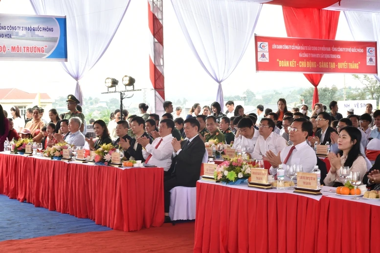 TRỰC TIẾP: Khởi công xây dựng các trường phổ thông nội trú tại các xã biên giới đất liền- Ảnh 4. TRỰC TIẾP: Khởi công xây dựng các trường phổ thông nội trú tại các xã biên giới đất liền- Ảnh 4.