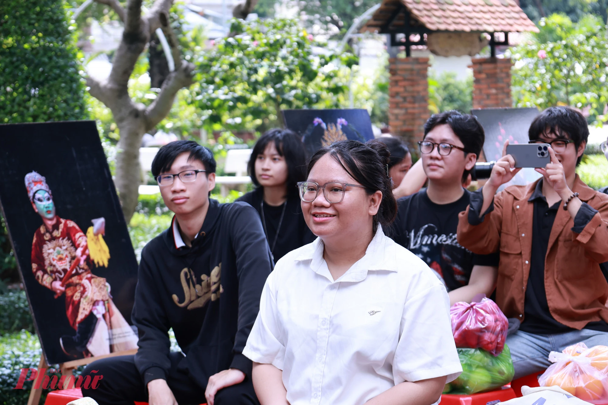 Nghệ thuật hát bội ở đâu trong đời sống giải trí của khán giả trẻ? Khán giả tham gia các buổi quảng bá nghệ thuật hát bội đa số là gen Z