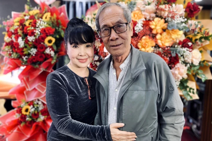 NSND Lan Hương có cuộc sống an yên bên ông xã - đạo diễn Tất Bình.