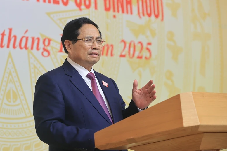 Thủ tướng: Người đứng đầu bộ, ngành, địa phương phải chịu trách nhiệm trực tiếp, toàn diện nếu để tàu cá vi phạm IUU- Ảnh 7. Thủ tướng: Người đứng đầu bộ, ngành, địa phương phải chịu trách nhiệm trực tiếp, toàn diện nếu để tàu cá vi phạm IUU- Ảnh 7.
