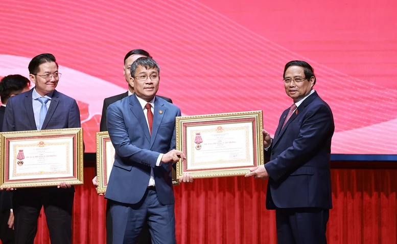 Thủ tướng: Xây dựng nền ngoại giao toàn diện, hiện đại, chuyên nghiệp, mang đậm bản sắc Việt Nam- Ảnh 3. Thủ tướng: Xây dựng nền ngoại giao toàn diện, hiện đại, chuyên nghiệp, mang đậm bản sắc Việt Nam- Ảnh 3.