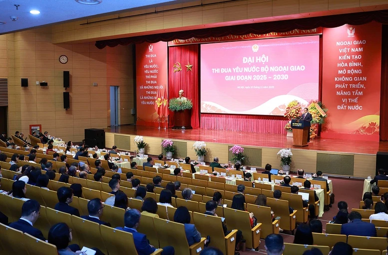 Thủ tướng: Xây dựng nền ngoại giao toàn diện, hiện đại, chuyên nghiệp, mang đậm bản sắc Việt Nam- Ảnh 7. Thủ tướng: Xây dựng nền ngoại giao toàn diện, hiện đại, chuyên nghiệp, mang đậm bản sắc Việt Nam- Ảnh 7.