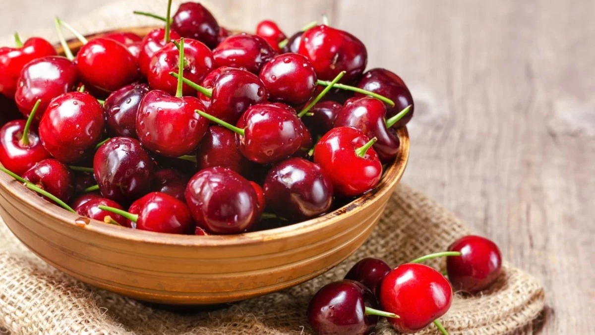 Cherry đang vào mùa giá rẻ: Thấy 3 loại này ngoài chợ, dù giá thấp cũng đừng mua kẻo “tiền mất tật mang”- Ảnh 1. Cherry đang vào mùa giá rẻ: Thấy 3 loại này ngoài chợ, dù giá thấp cũng đừng mua kẻo “tiền mất tật mang”- Ảnh 1.