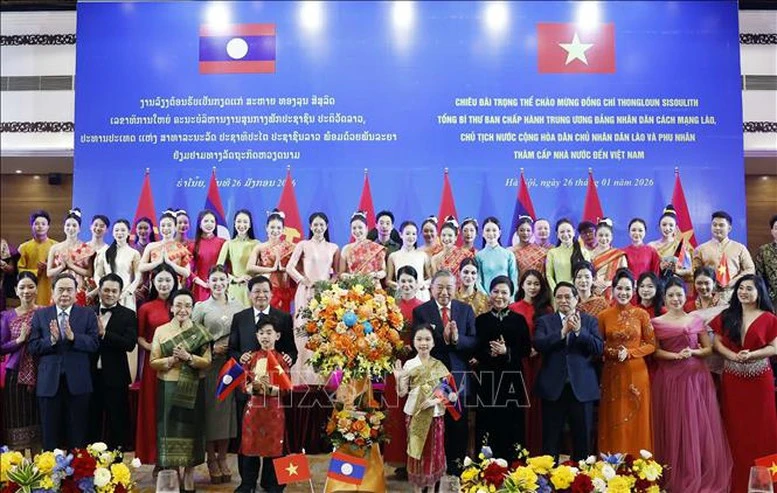 Chiêu đãi trọng thể chào mừng Tổng Bí thư, Chủ tịch nước Lào Thongloun Sisoulith và Phu nhân cùng Đoàn đại biểu cấp cao Lào- Ảnh 4. Chiêu đãi trọng thể chào mừng Tổng Bí thư, Chủ tịch nước Lào Thongloun Sisoulith và Phu nhân cùng Đoàn đại biểu cấp cao Lào- Ảnh 4.
