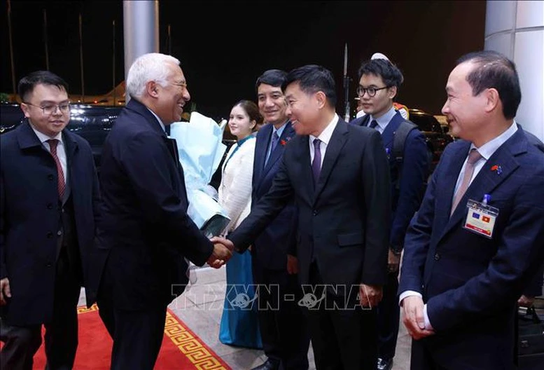 Chủ tịch Hội đồng châu Âu António Costa đến Hà Nội, bắt đầu thăm chính thức Việt Nam- Ảnh 1. Chủ tịch Hội đồng châu Âu António Costa đến Hà Nội, bắt đầu thăm chính thức Việt Nam- Ảnh 1.