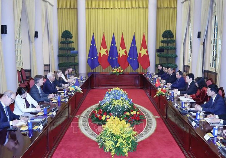 Chủ tịch Hội đồng châu Âu rời Hà Nội, kết thúc chuyến thăm chính thức Việt Nam- Ảnh 2. Chủ tịch Hội đồng châu Âu rời Hà Nội, kết thúc chuyến thăm chính thức Việt Nam- Ảnh 2.