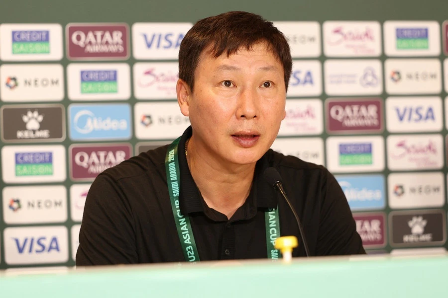 HLV Kim Sang-sik tự hào về các học trò khi thắng U23 Hàn Quốc, đoạt hạng ba giải U23 châu Á 2026. kim-1.jpg