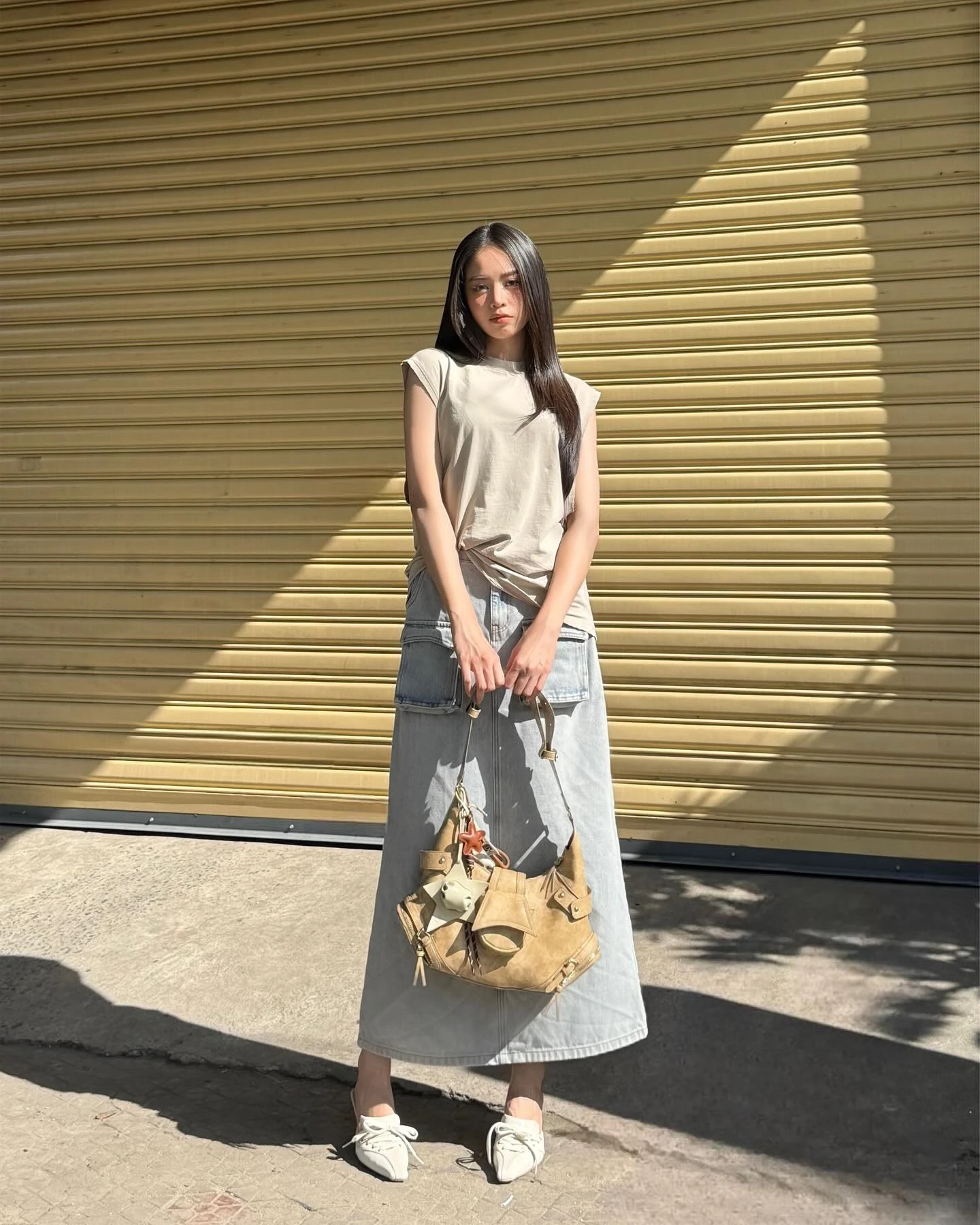 Ngắm style nữ tính của Hoa hậu Thanh Thủy mà xiêu lòng- Ảnh 3. Ngắm style nữ tính của Hoa hậu Thanh Thủy mà xiêu lòng- Ảnh 3.