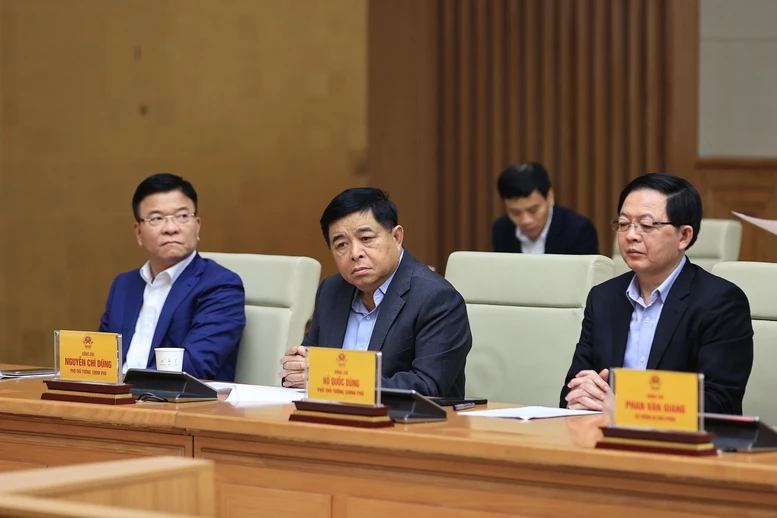Thủ tướng: Chiến dịch Quang Trung thần tốc từng ngày, từng giờ để mang lại niềm vui, hạnh phúc cho nhân dân- Ảnh 6. Thủ tướng: Chiến dịch Quang Trung thần tốc từng ngày, từng giờ để mang lại niềm vui, hạnh phúc cho nhân dân- Ảnh 6.