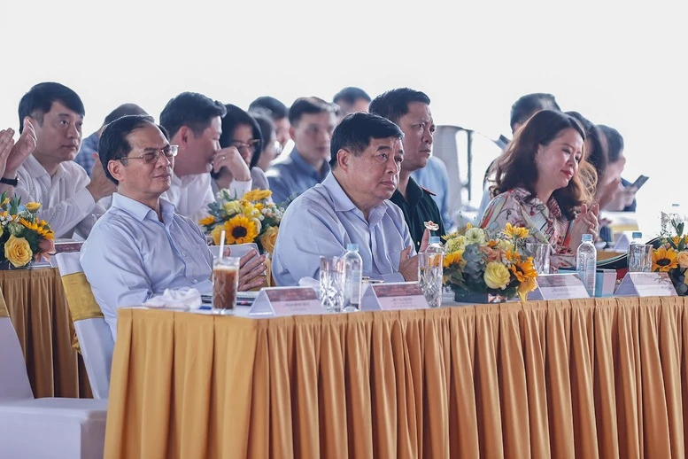 Thủ tướng: Thủ tướng: