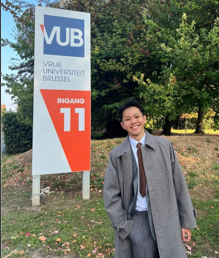 Lực tại khuông viên Đại học Vrije Universiteit Brussel (VUB).