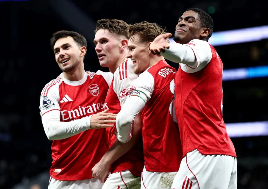 Arsenal được siêu máy tính dự đoán vào Chung kết Champions League mùa này. arsenal-9.jpg
