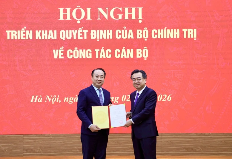 Bộ Chính trị bổ nhiệm hai Phó Trưởng Ban Chính sách, chiến lược Trung ương- Ảnh 2.