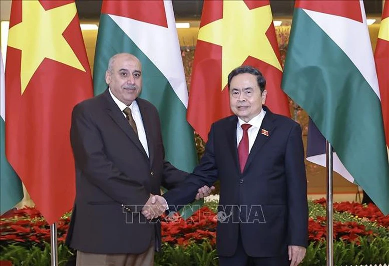 Chủ tịch Hạ viện Jordan kết thúc chuyến thăm chính thức Việt Nam- Ảnh 1. Chủ tịch Hạ viện Jordan kết thúc chuyến thăm chính thức Việt Nam- Ảnh 1.
