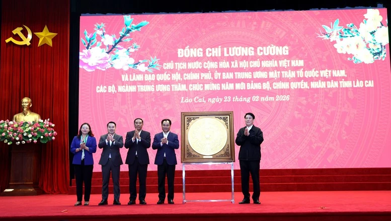 Chủ tịch nước Lương Cường thăm, chúc Tết Đảng bộ, chính quyền, nhân dân tỉnh Lào Cai- Ảnh 1. Chủ tịch nước Lương Cường thăm, chúc Tết Đảng bộ, chính quyền, nhân dân tỉnh Lào Cai- Ảnh 1.
