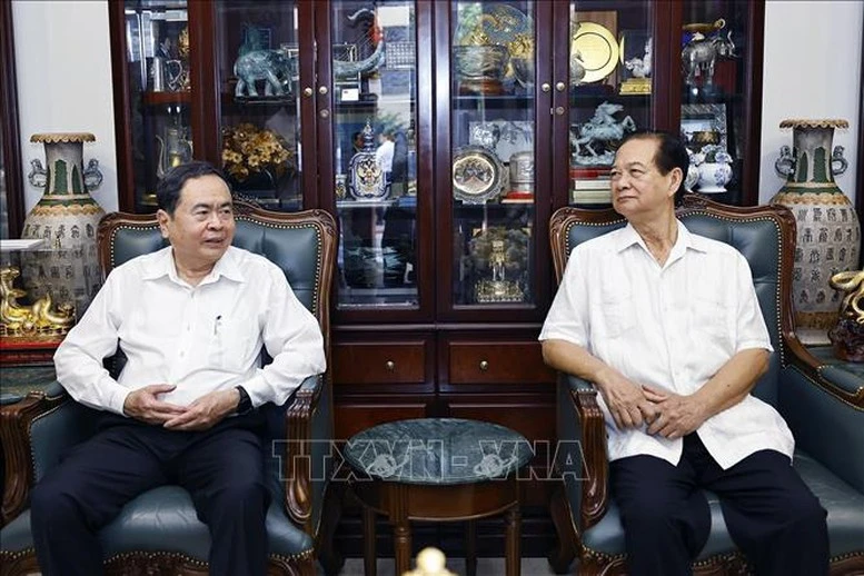 Chủ tịch Quốc hội Trần Thanh Mẫn thăm, chúc Tết nguyên lãnh đạo Đảng, Nhà nước- Ảnh 3. Chủ tịch Quốc hội Trần Thanh Mẫn thăm, chúc Tết nguyên lãnh đạo Đảng, Nhà nước- Ảnh 3.