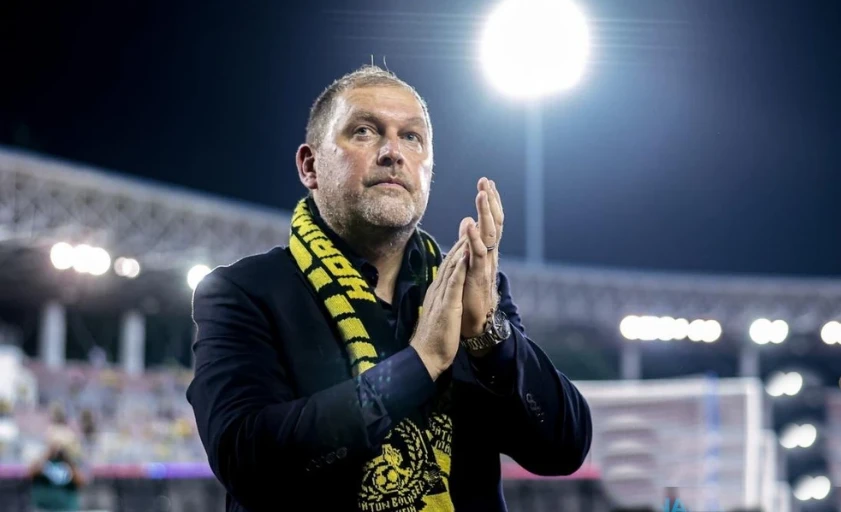 HLV Malaysia quyết thắng tuyển Việt Nam tại Thiên Trường.