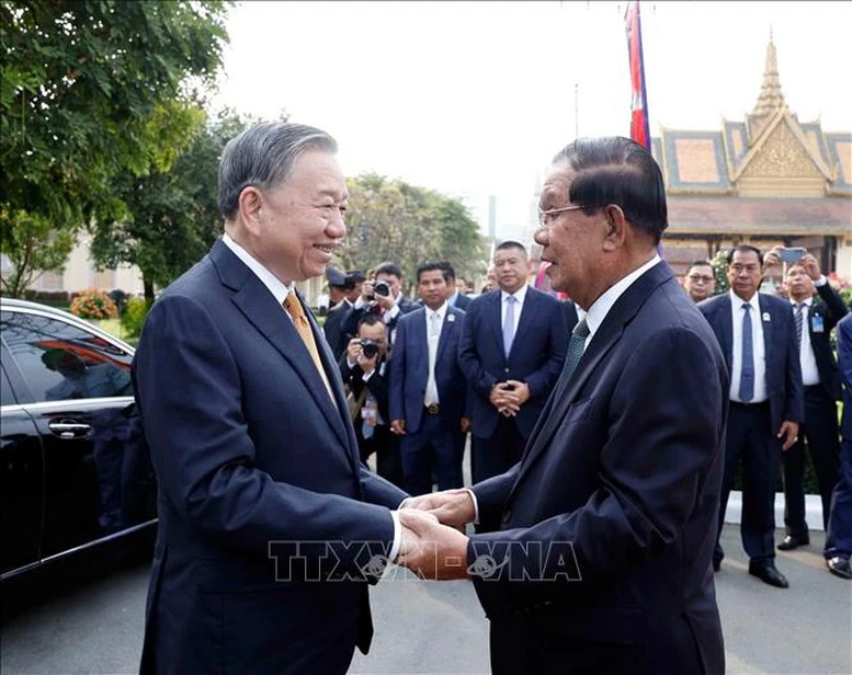 Lễ đón trọng thể Tổng Bí thư Tô Lâm thăm cấp Nhà nước tới Vương quốc Campuchia- Ảnh 1.