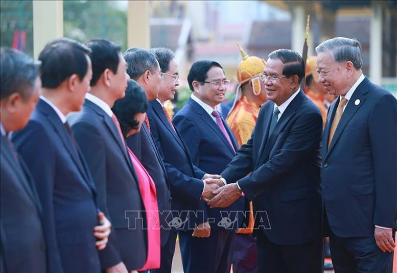 Lễ đón trọng thể Tổng Bí thư Tô Lâm thăm cấp Nhà nước tới Vương quốc Campuchia- Ảnh 5.