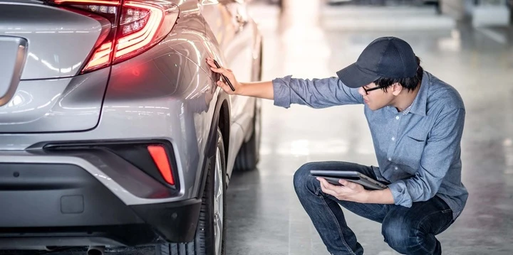 Lái xe nên kiểm tra xe ô tô kỹ càng trước các hành trình dài. (Ảnh: carcility)