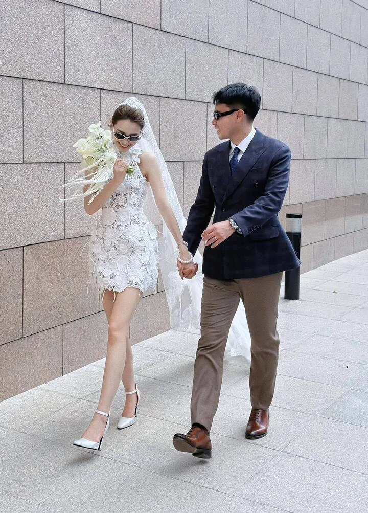 Ảnh cưới ngọt ngào của cặp đôi.