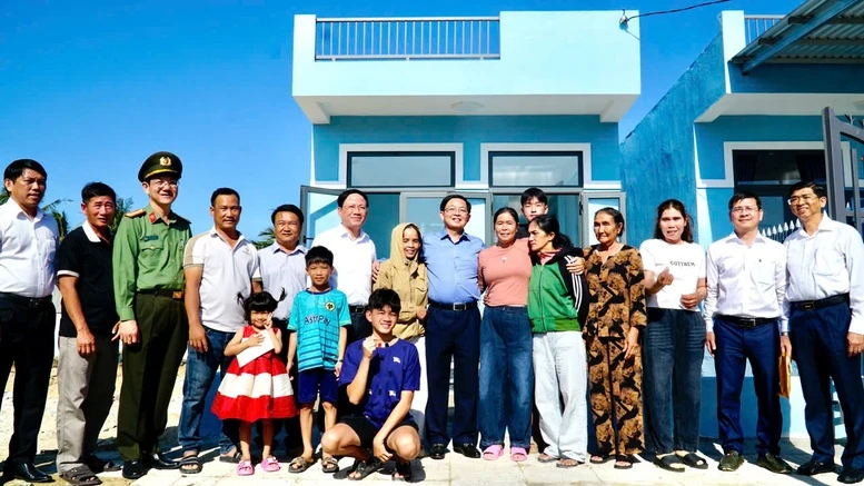 Phó Thủ tướng Hồ Quốc Dũng kiểm tra tiến độ đường cao tốc Quy Nhơn - Pleiku- Ảnh 7.