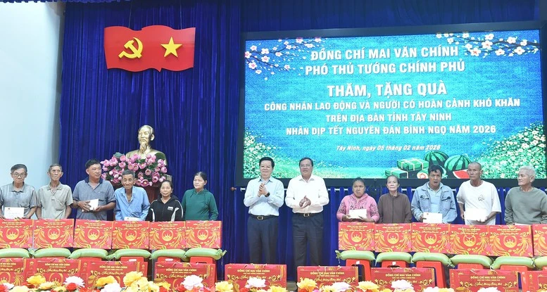 Phó Thủ tướng Mai Văn Chính thăm và tặng quà Tết tại tỉnh Tây Ninh- Ảnh 2. Phó Thủ tướng Mai Văn Chính thăm và tặng quà Tết tại tỉnh Tây Ninh- Ảnh 2.