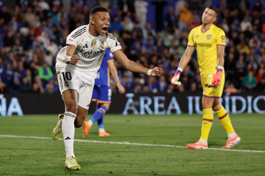 Kylian Mbappe nhận 60,9 triệu euro từ PSG.