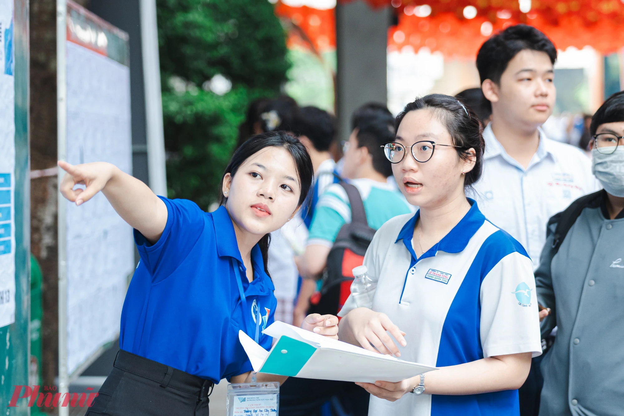 Hàng nghìn thí sinh tham gia kỳ thi đánh giá năng lực của Đại học Quốc gia TPHCM - Ảnh: Nguyễn Loan