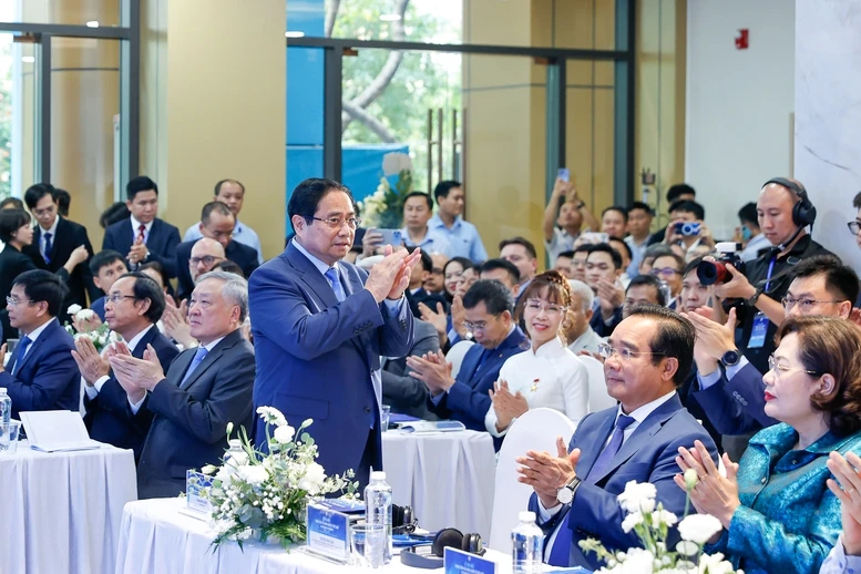 Thủ tướng: Biến Trung tâm Tài chính Quốc tế Việt Nam thành một động lực, điểm tựa phát triển- Ảnh 1.