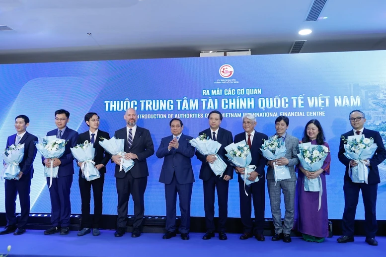 Thủ tướng: Biến Trung tâm Tài chính Quốc tế Việt Nam thành một động lực, điểm tựa phát triển- Ảnh 4.
