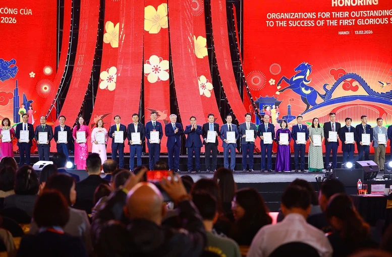 Thủ tướng: Chuyển đổi từ 'ưu tiên' sang 'tin yêu' và 'tự hào' khi dùng hàng Việt Nam- Ảnh 4.