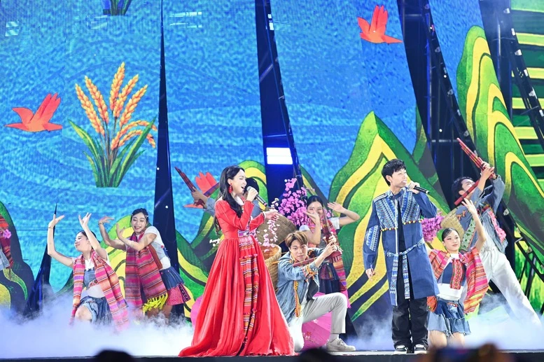 Thủ tướng: Chuyển đổi từ 'ưu tiên' sang 'tin yêu' và 'tự hào' khi dùng hàng Việt Nam- Ảnh 7.