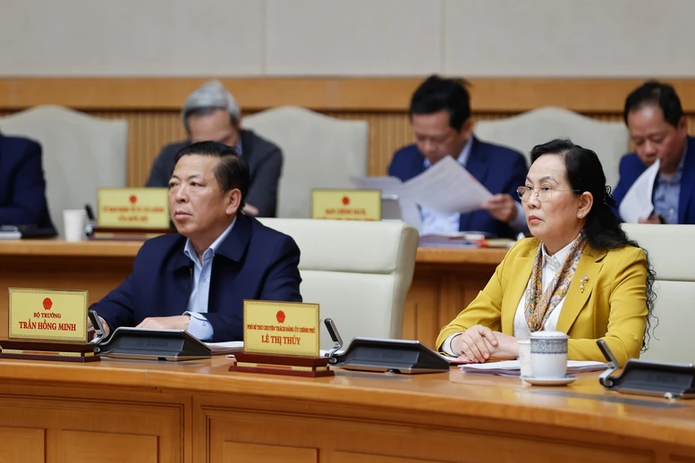 Thủ tướng: Nỗ lực ngay từ ngày đầu, tháng đầu, quý đầu để tăng trưởng 2 con số- Ảnh 3. Thủ tướng: Nỗ lực ngay từ ngày đầu, tháng đầu, quý đầu để tăng trưởng 2 con số- Ảnh 3.