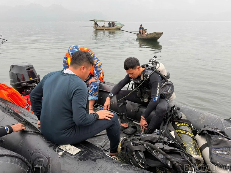 Tìm thấy toàn bộ nạn nhân thiệt mạng trong vụ lật tàu chở khách trên hồ Thác Bà- Ảnh 5.