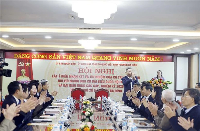 Tổng Bí thư dự Hội nghị lấy ý kiến cử tri nơi cư trú đối với người ứng cử đại biểu Quốc hội khóa XVI- Ảnh 1. Tổng Bí thư dự Hội nghị lấy ý kiến cử tri nơi cư trú đối với người ứng cử đại biểu Quốc hội khóa XVI- Ảnh 1.