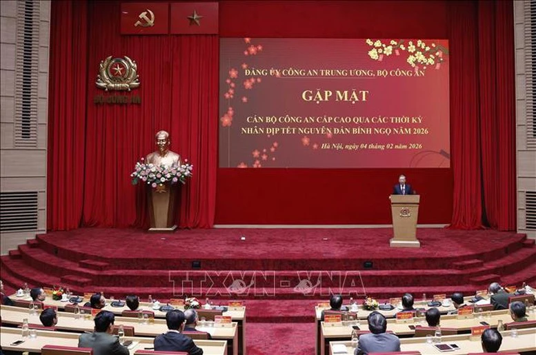 Tổng Bí thư Tô Lâm gặp mặt cán bộ công an cấp cao các thời kỳ- Ảnh 2. Tổng Bí thư Tô Lâm gặp mặt cán bộ công an cấp cao các thời kỳ- Ảnh 2.