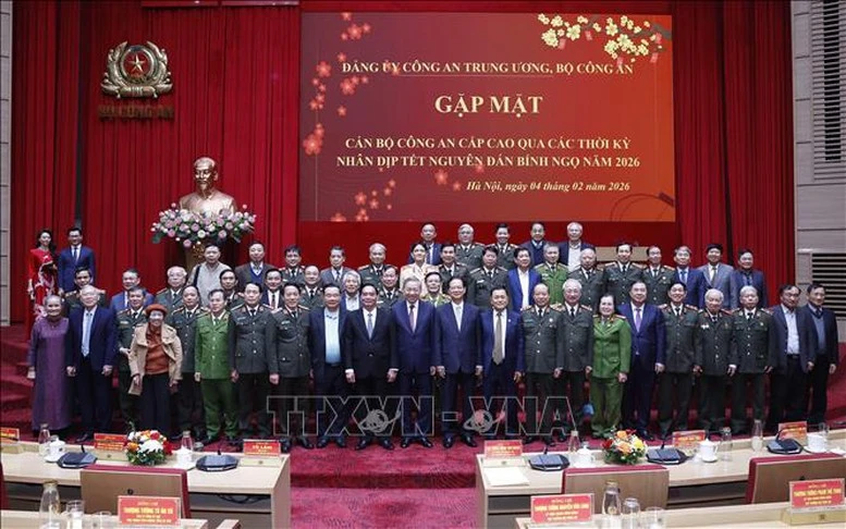 Tổng Bí thư Tô Lâm gặp mặt cán bộ công an cấp cao các thời kỳ- Ảnh 5. Tổng Bí thư Tô Lâm gặp mặt cán bộ công an cấp cao các thời kỳ- Ảnh 5.