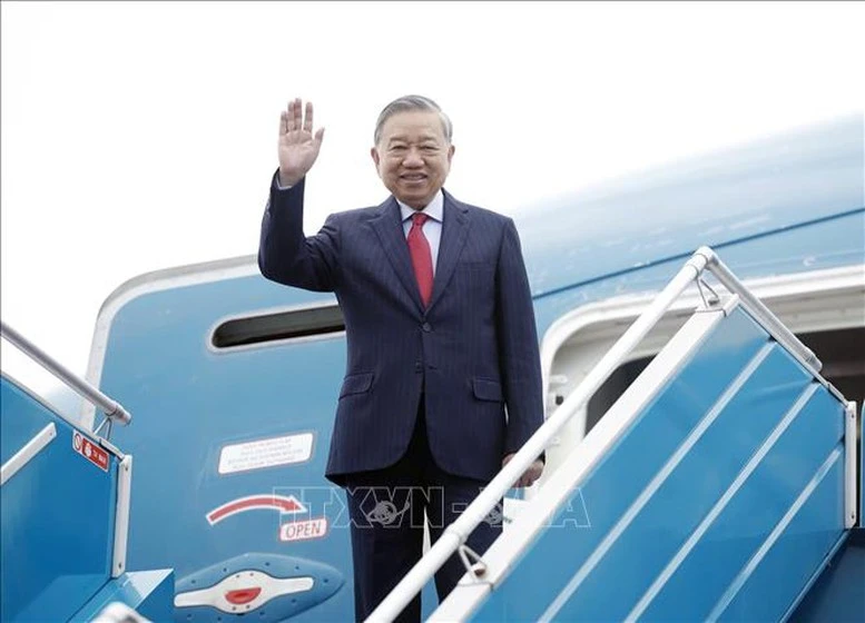 Tổng Bí thư Tô Lâm lên đường tham dự cuộc họp khai mạc Hội đồng Hòa bình về Gaza- Ảnh 1. Tổng Bí thư Tô Lâm lên đường tham dự cuộc họp khai mạc Hội đồng Hòa bình về Gaza- Ảnh 1.