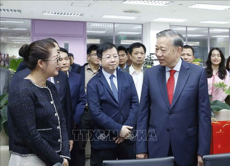 Tổng Bí thư Tô Lâm thăm, chúc Tết cán bộ, phóng viên VTV và VOV- Ảnh 4.