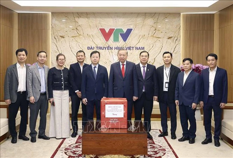 Tổng Bí thư Tô Lâm thăm, chúc Tết cán bộ, phóng viên VTV và VOV- Ảnh 6.